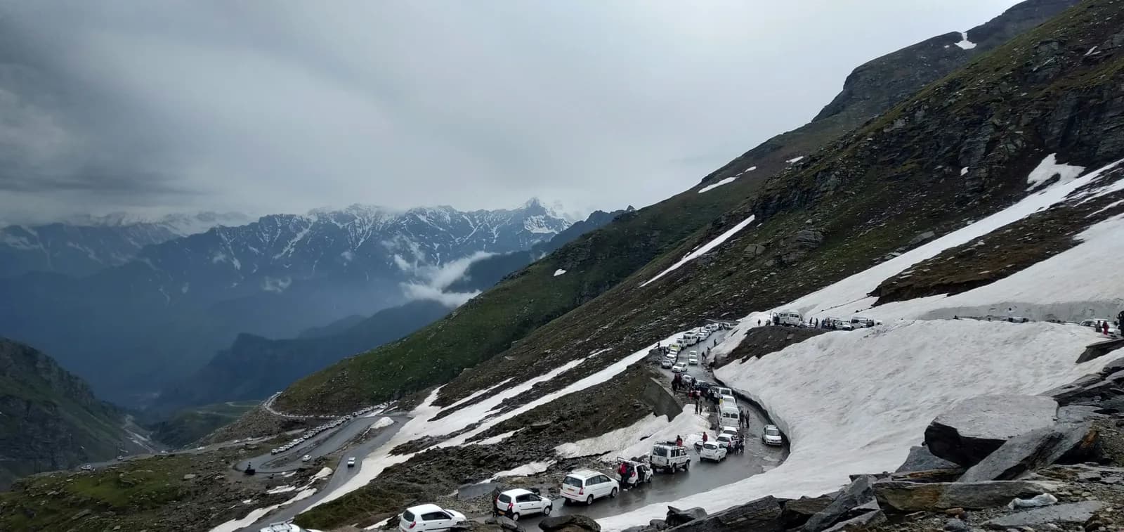 Snow-lined road at Rohtang Pass, Himachal Pradesh